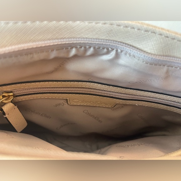 Calvin Klein crossbody bag saffiano leather beige - Picture 7 of 8